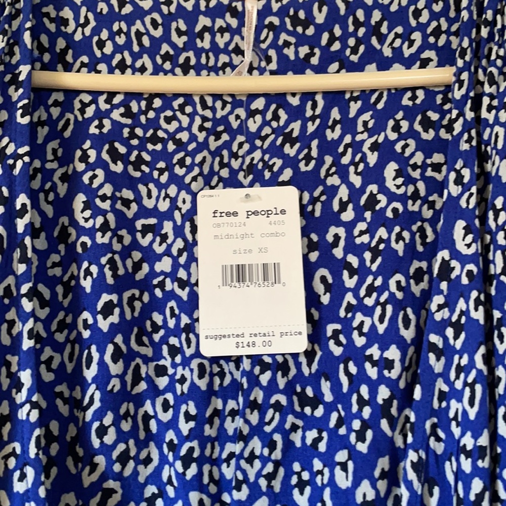 GORGEOUS JESS WRAP MAXI DRESS IN MIDNIGHT COMBO - Picture 3 of 10